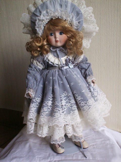 poupeé porcelaine ancienne